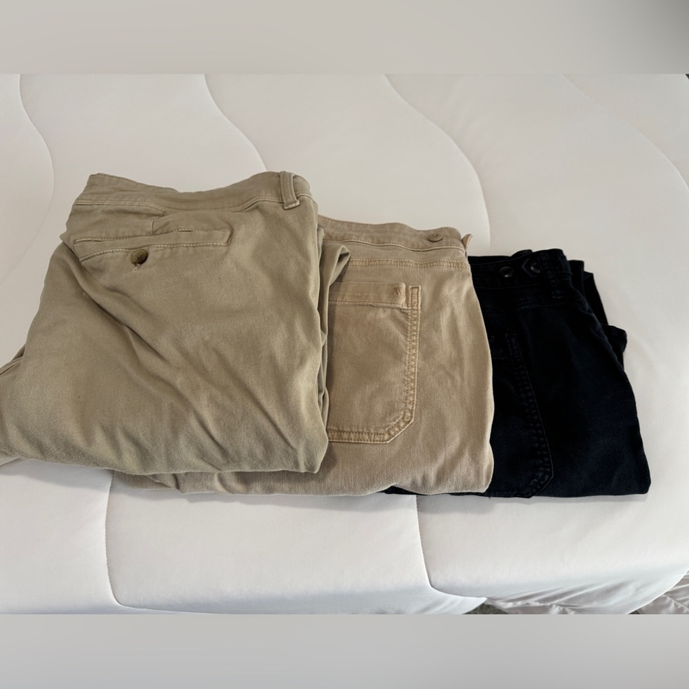 3 pairs of American Eagle Pants size 20